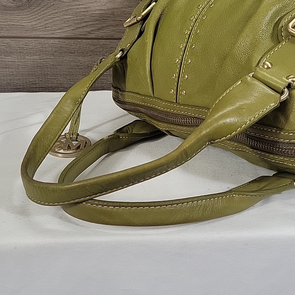 Michael Kors Olive Green Leather Handbag with Gold Hardware - Picture 6 of 15